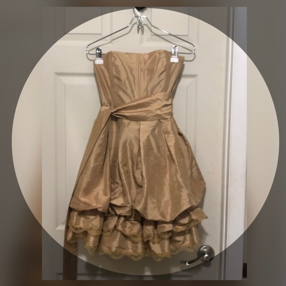 Strapless Gold Dress 👗 - Daisy